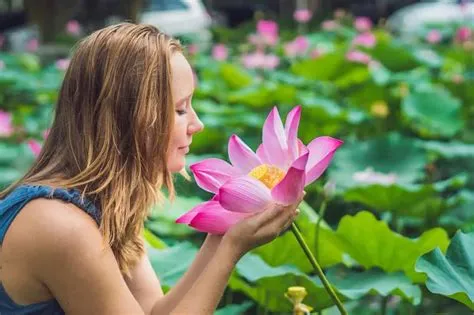  Lotus Flowers and the Scent of Revolution: Unveiling the Fragrant Rebellion